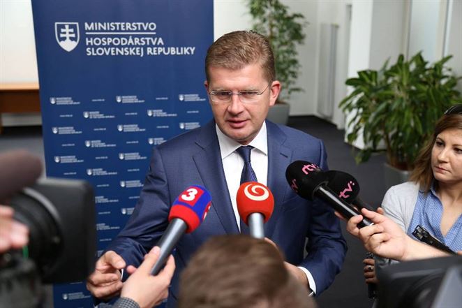 Ministerstvo už dva roky sídli v areáli SPP, s rekonštrukciou starej budovy ešte nezačali